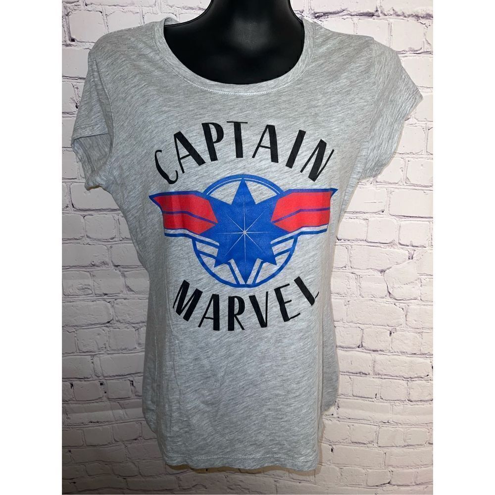 Marvel brand Captain Marvel women’s T-shirt SZ L (juniors)